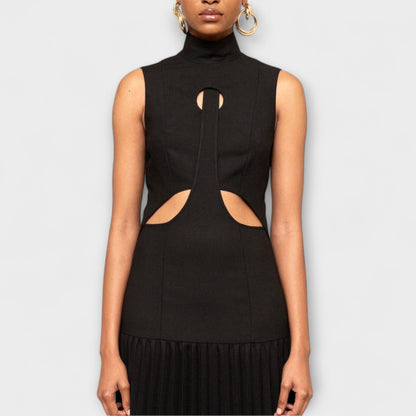 Elegant Long Dress with Pleats and Trendy Cutouts
