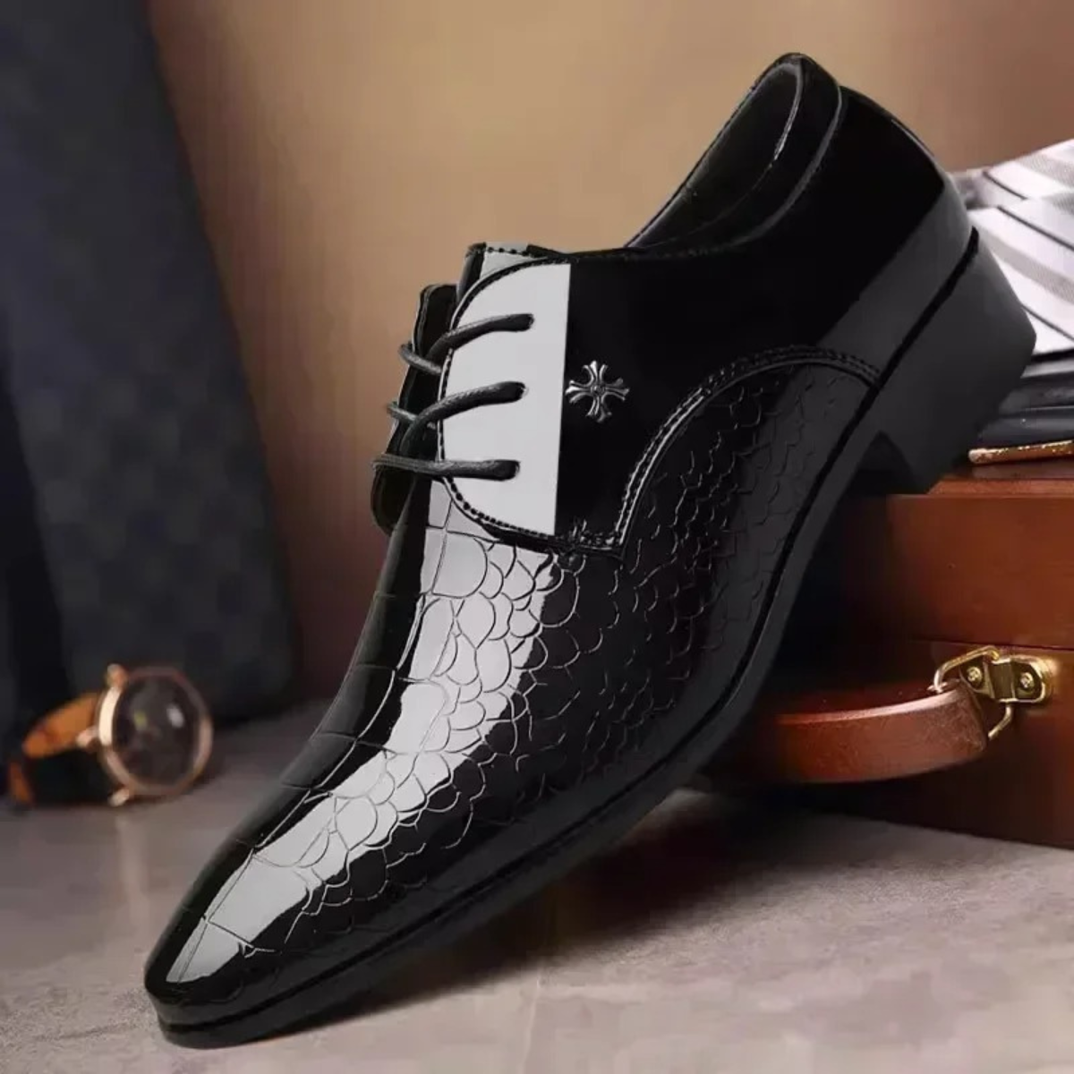 Sleek Men's Leather Dress Shoes - Pointed Toe