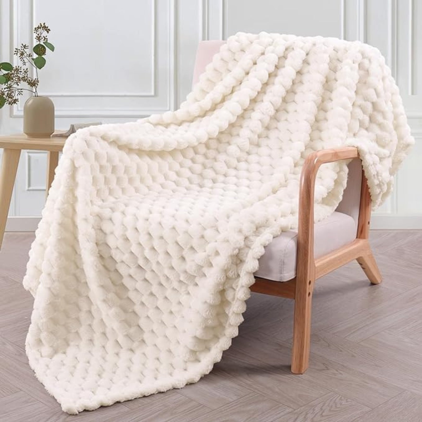 Soft Plush Fleece Throw Blanket With Bubble Pattern - Nocini