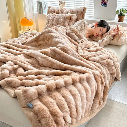 Modern Faux Fur Throw Blanket with Plush Texture