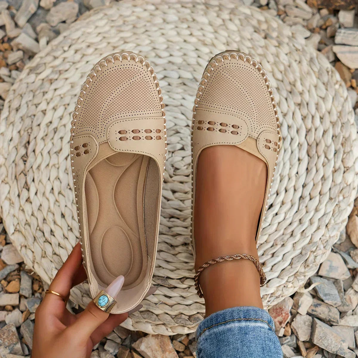Comfy Women's Round Toe Slip On Loafers - Nocini