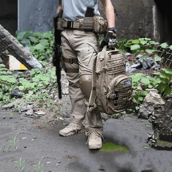 Practical Men's Work Pants with Zip Pockets