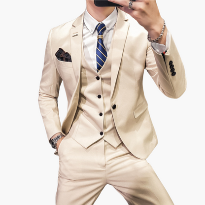 Timeless 3-Piece Mens Suit with Sophisticated Look