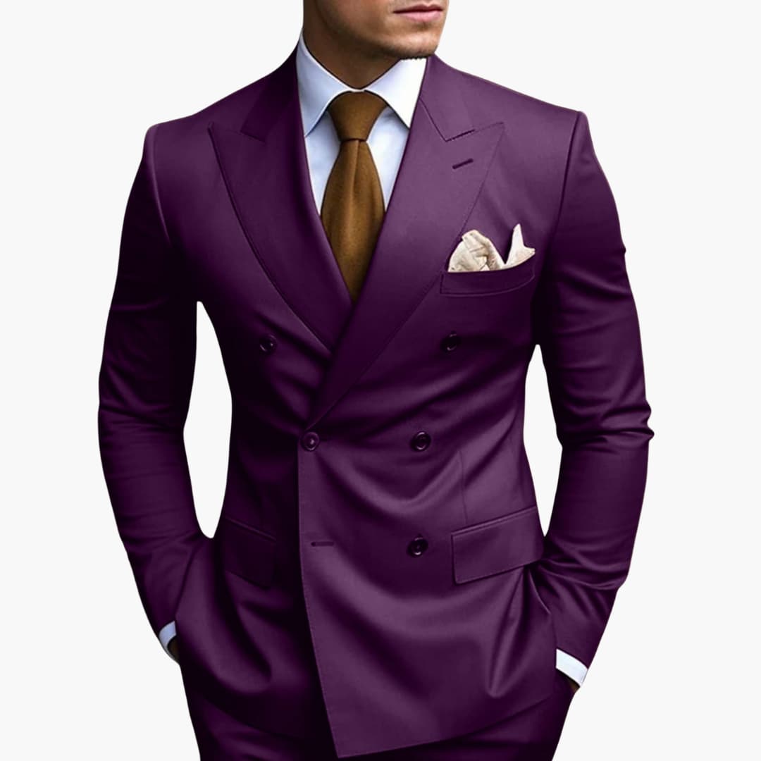 Classic 2 Piece Suit with Peak Lapels and Buttons