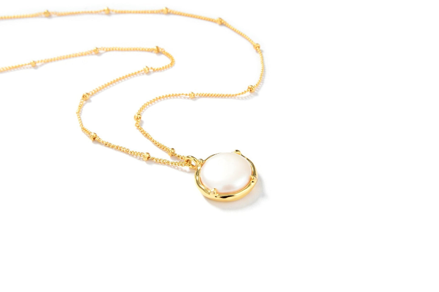 Luxurious Pearl Pendant Necklace, Sterling Silver, Gold Finish