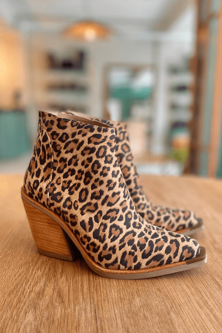 Western Pointed Toe Ankle Boots - Olytrend