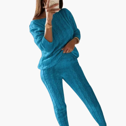 Cozy Women's Knit Sweater with Stretchy Waist