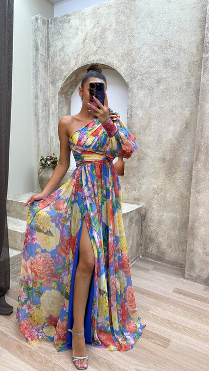 Elegant Maxi Dress with Flowy Long Sleeves