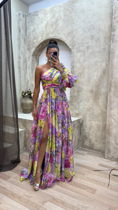 Elegant Maxi Dress with Flowy Long Sleeves