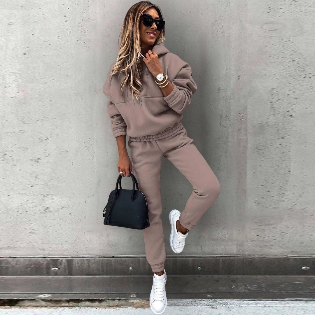 Relaxed Fit Women's Hoodie Jogger Sweat Suit Set