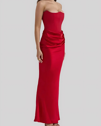 Elegant Sleeveless Maxi Dress with Fitted Waist