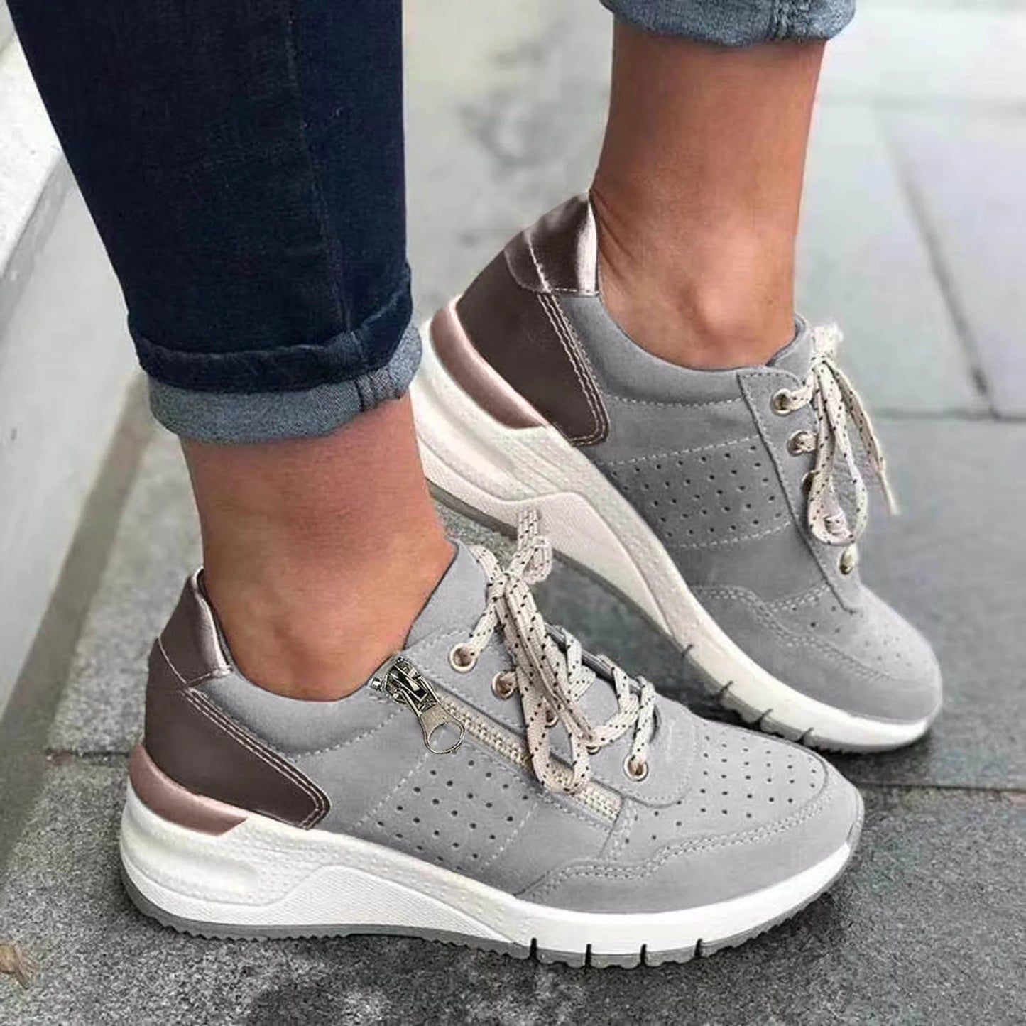 Fashionable Thick Sole Women's Sneakers