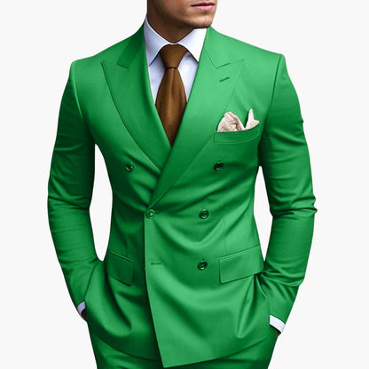Classic 2 Piece Suit with Peak Lapels and Buttons
