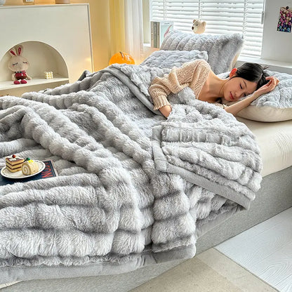 Soft Luxurious Faux Fur Blanket with Plush Feel - Nocini