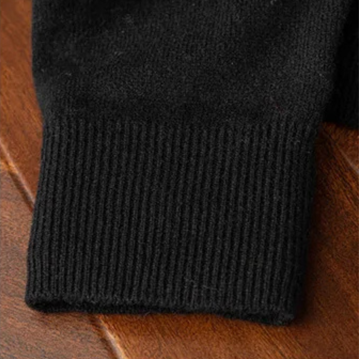 Cozy Men's Crew Neck Cashmere Sweater