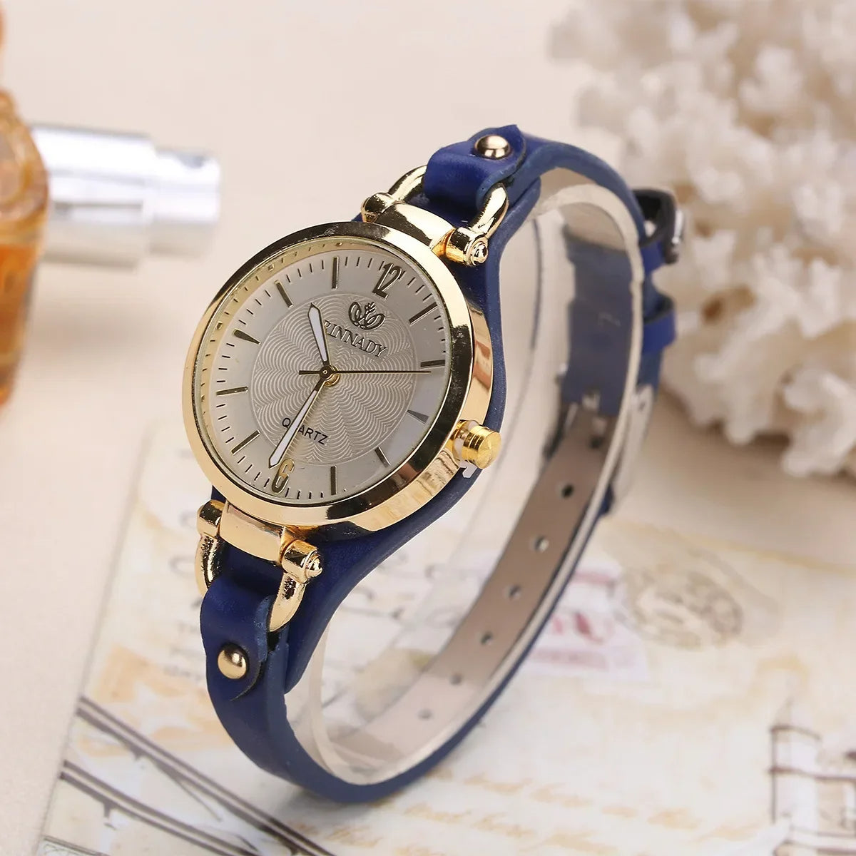 Classic Round Face Adjustable Wristwatch