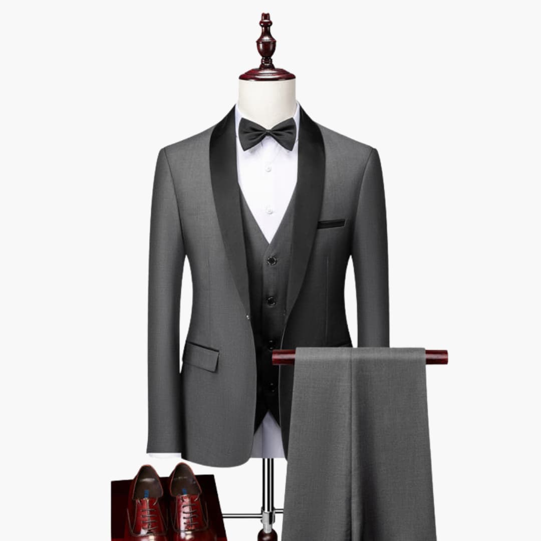Classic Men's 3 Piece Suit with Shawl Collar
