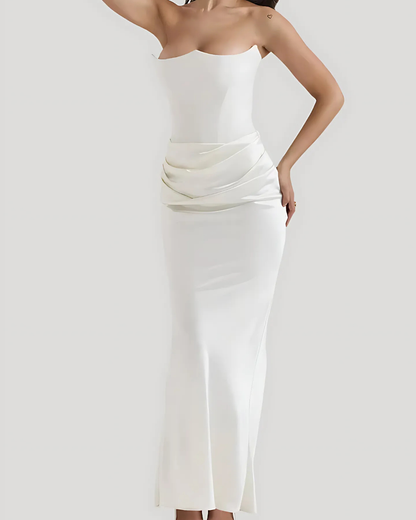 Elegant Sleeveless Maxi Dress with Fitted Waist