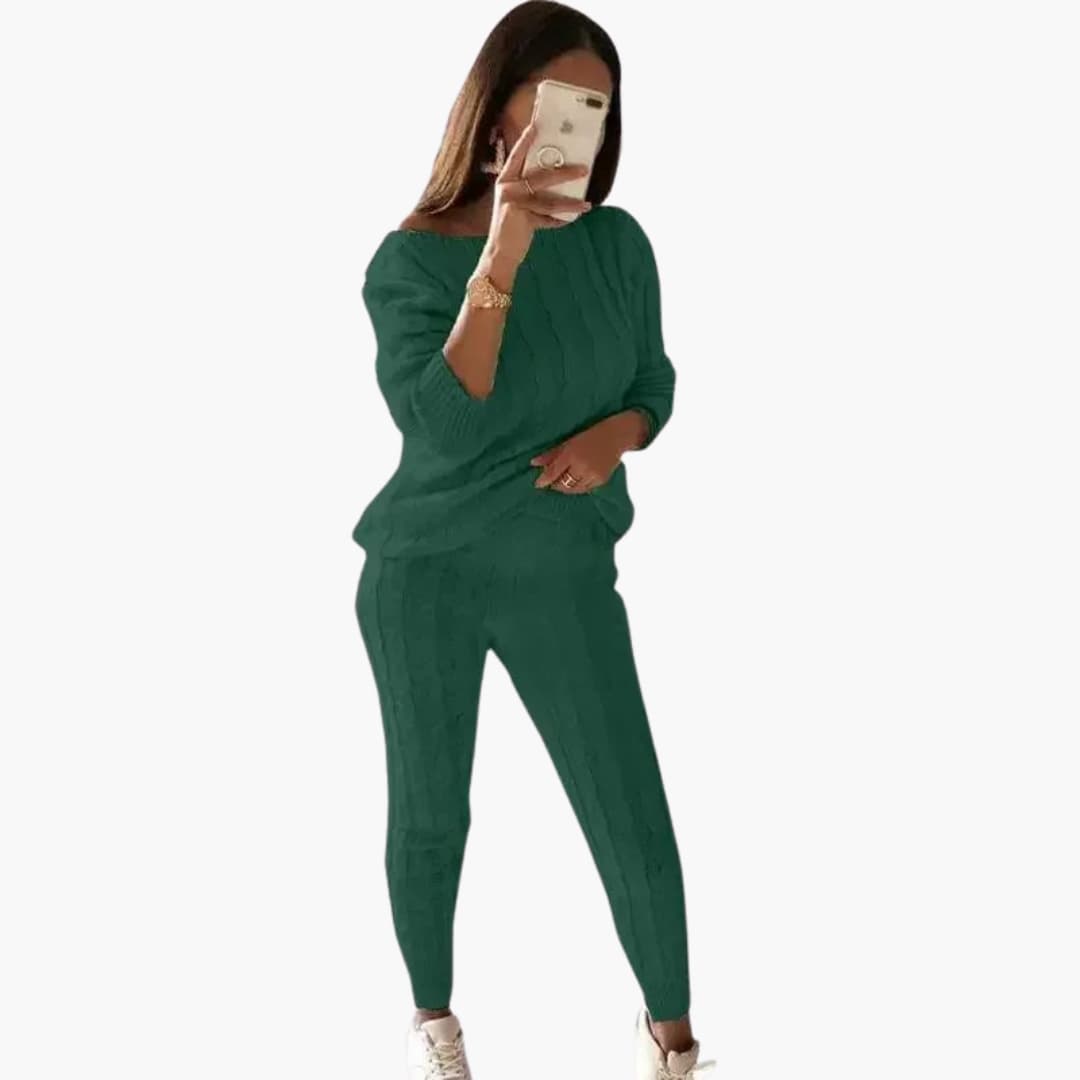 Cozy Women's Knit Sweater with Stretchy Waist