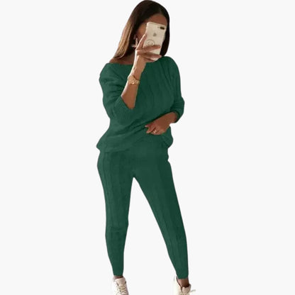 Cozy Women's Knit Sweater with Stretchy Waist