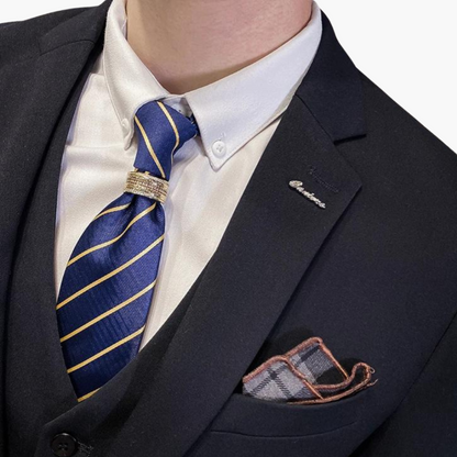 Timeless 3-Piece Mens Suit with Sophisticated Look