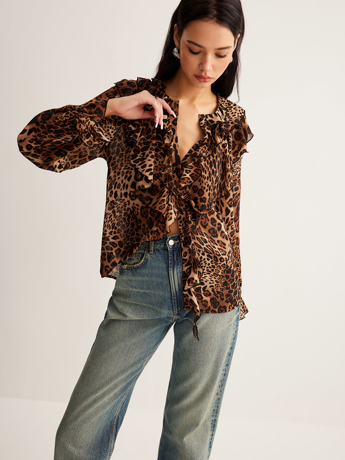 Feminine Animal Print Blouse with V Neck and Long Sleeves