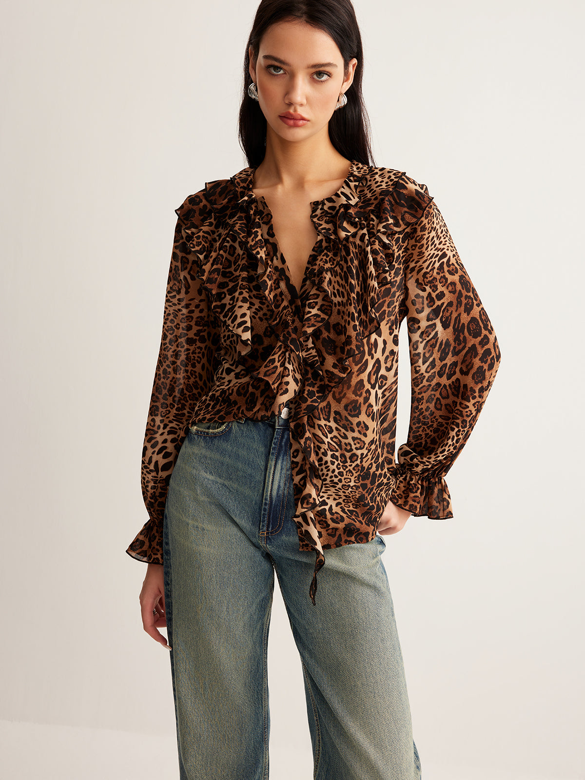 Feminine Animal Print Blouse with V Neck and Long Sleeves