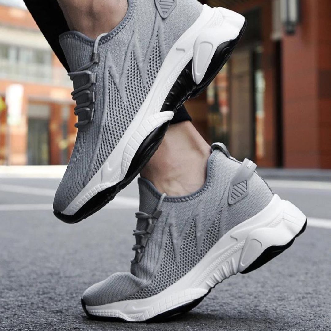 Trendy Men's Thick Sole Casual Sneakers
