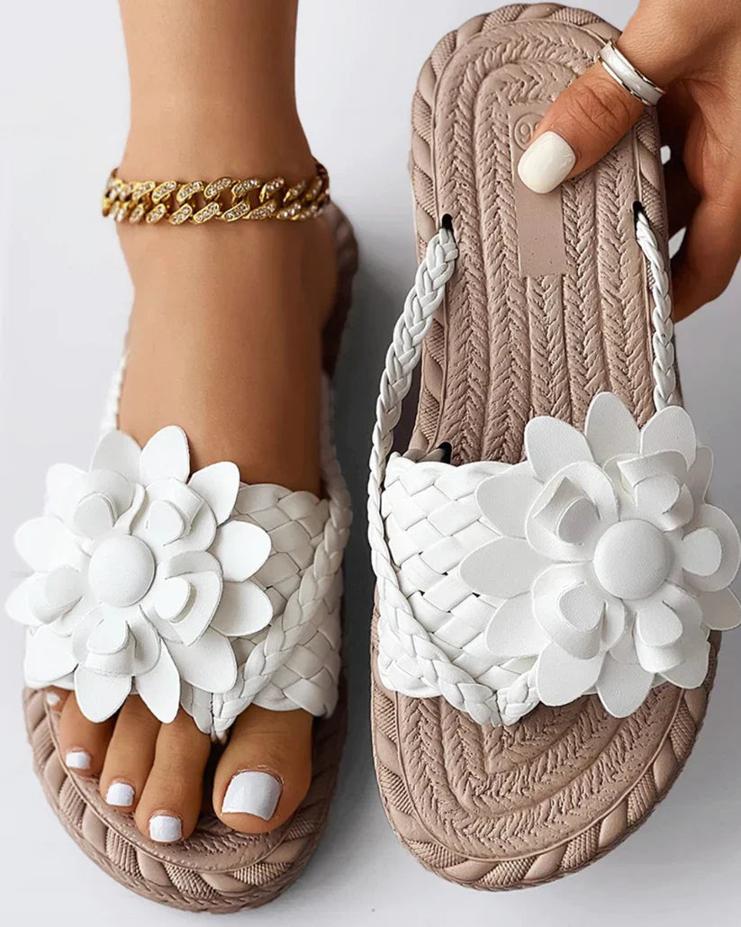 Cozy Women's Slipper Shoes with Soft Floral Uppers