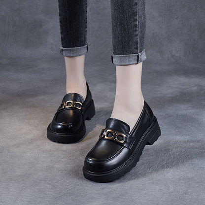 Elegant Women's Loafers with Chain Accent & Comfortable Fit