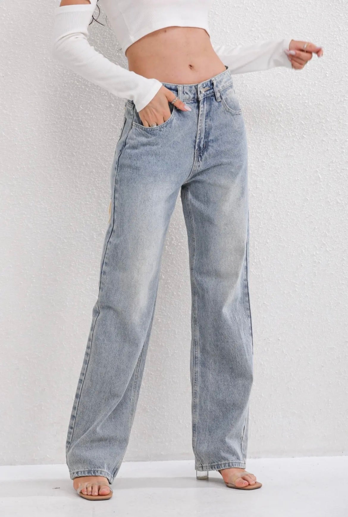 Distressed Classic Fit Women's Jeans