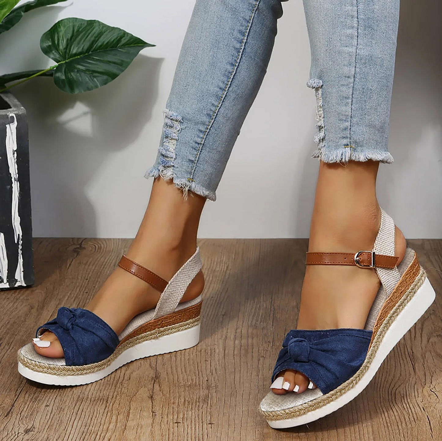 Chic Closed Toe Wedge Sandals for Women – Elegant Knot Design
