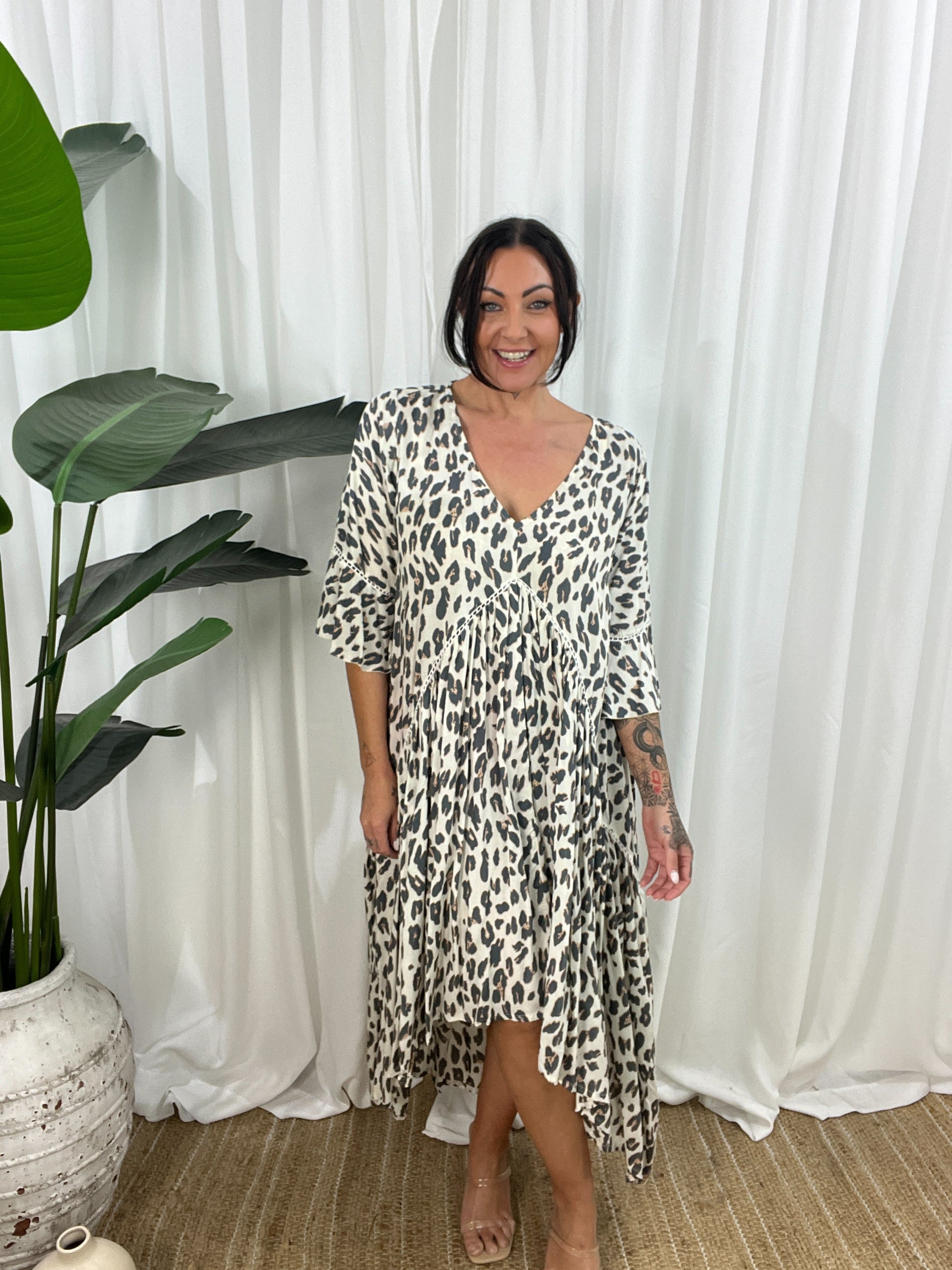 Relaxed Fit V-Neck Animal Print Women's Dress - Nocini