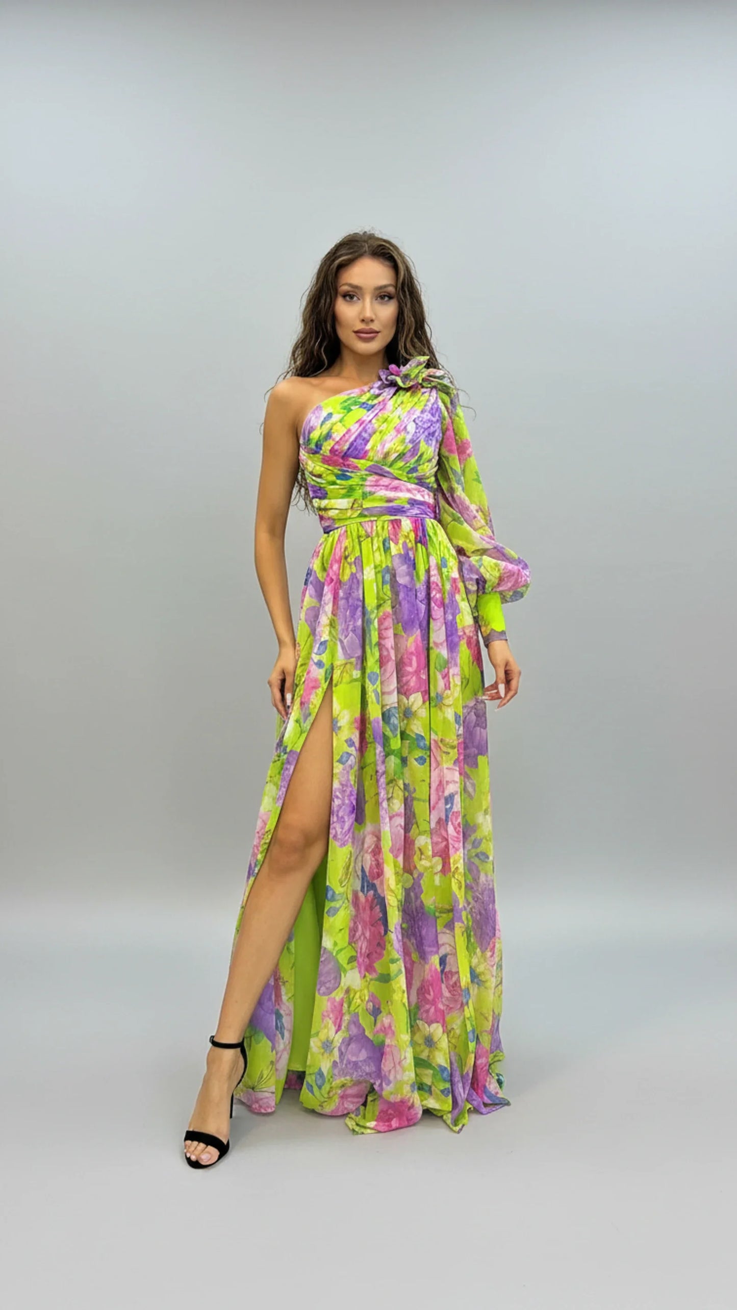 Pretty Ladies Long Sleeveless Gown Dress