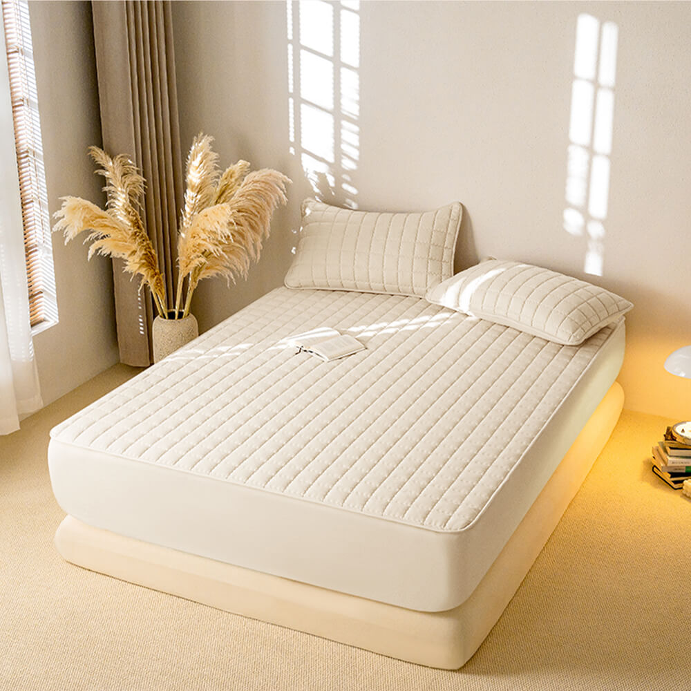 Waterproof Quilted Fitted Sheet With Elasticized Edges