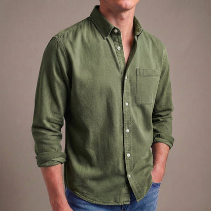 Slim Fit Dress Shirt with Traditional Collar and Chest Pocket