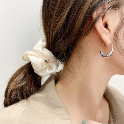 Luxurious Yellow Gold Stud Earrings