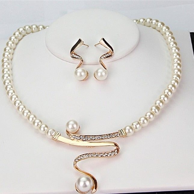 Luxurious Pearl Necklace and Earring Set - Nocini