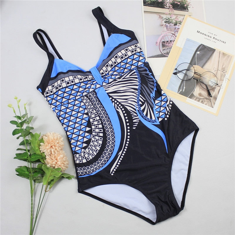 Slimming Women's Swimsuit - Classic Fit & Chic Design - Olytrend