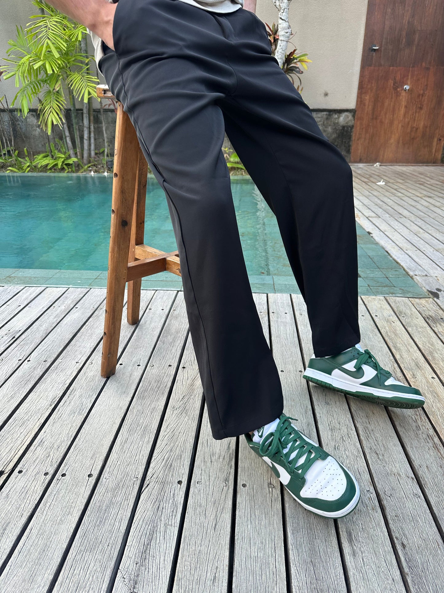 Classic Fit Wide Leg Dress Pants