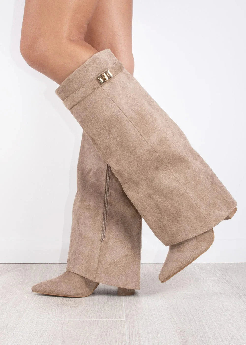 Ladies Fashionable Tall Boots Pointed Toe