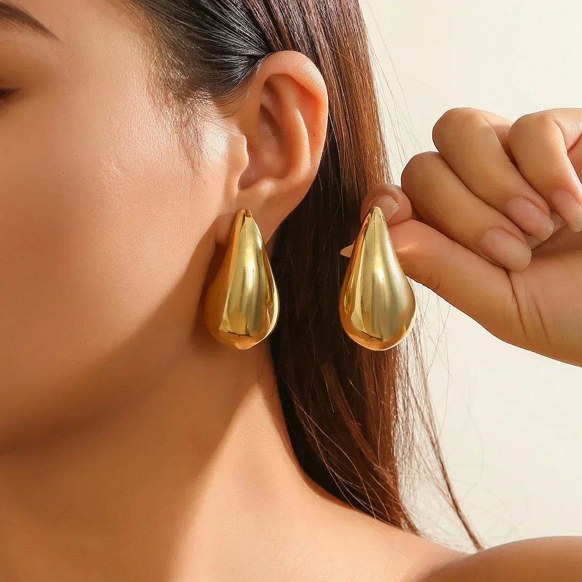 Stylish Drop Crystal Earrings - Nocini