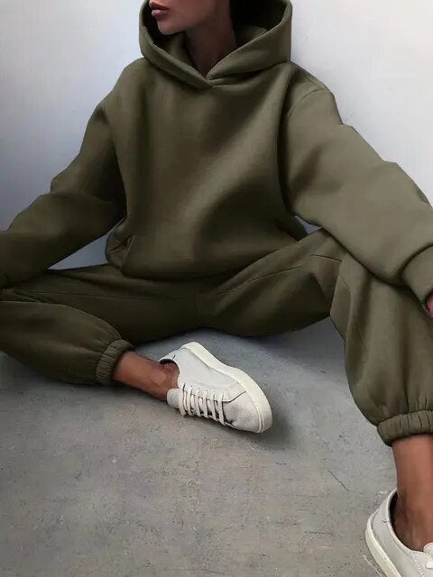 Cozy Women's Fleece Hoodie and Sweatpant Set