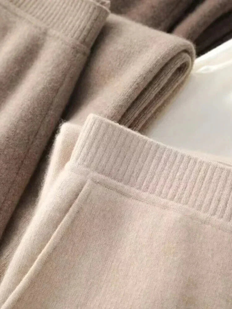 Comfortable Women's Wide Leg Ribbed Trousers