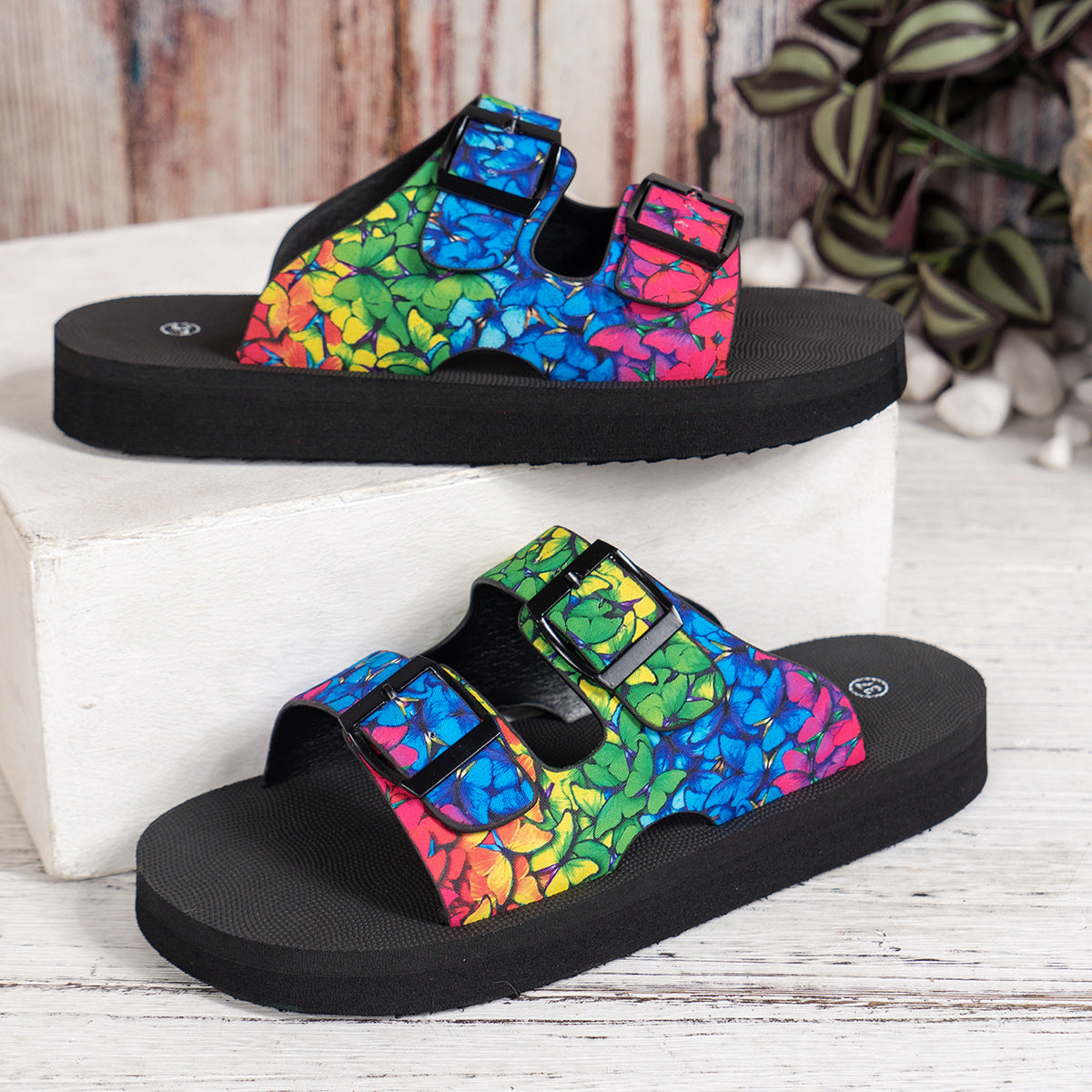 Cozy Women's Slippers with Soft Cushioning