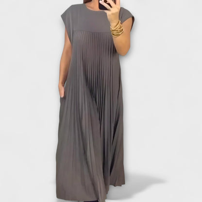 Elegant Folded Dress for All Events - Nocini
