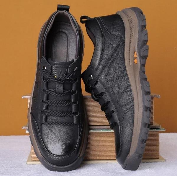 Brooks | Men's Durable Brown Leather Boots