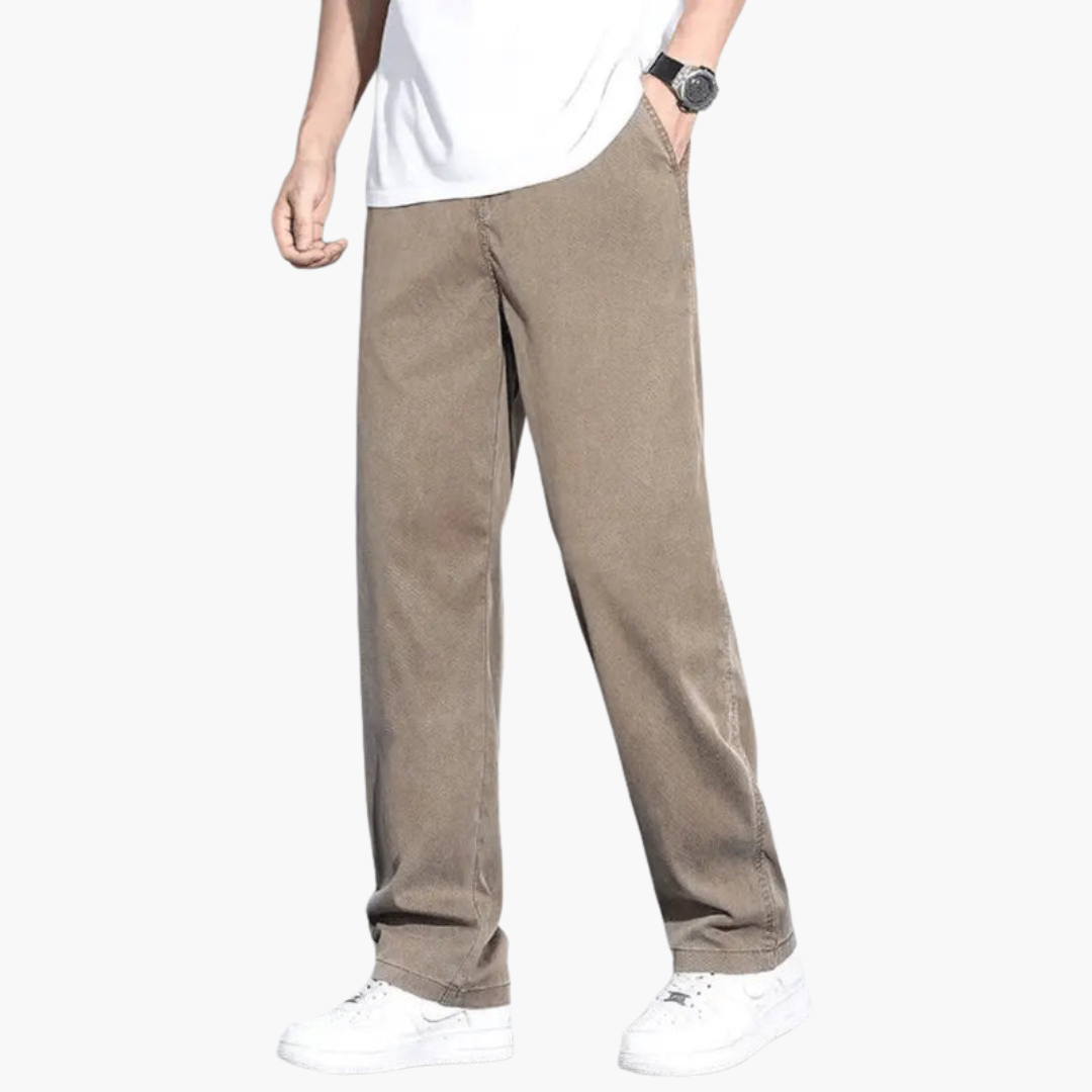 Comfortable Fit Men's Stretch Jeans with Pockets