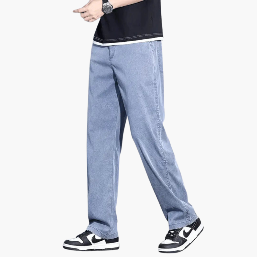 Comfortable Fit Men's Stretch Jeans with Pockets