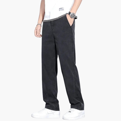 Comfortable Fit Men's Stretch Jeans with Pockets